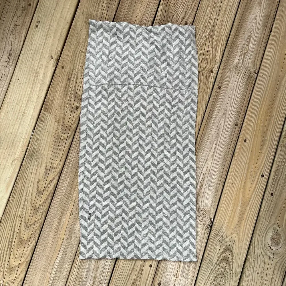 Calvin Klein Women's Silver Chevron Print Infinity Loop Scarf. NEW